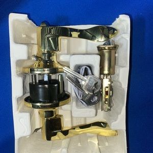 Brinks Keyed Entry Wave Style Door Lever, Polished Brass Finish